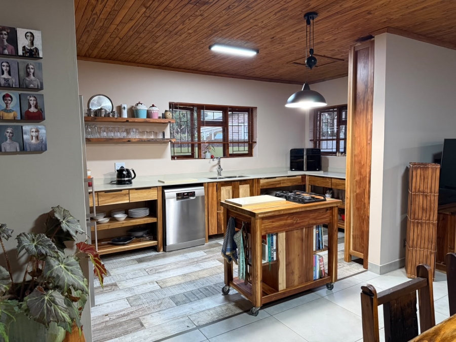 4 Bedroom Property for Sale in Fraaiuitsig Western Cape